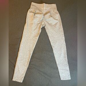 NVGTN Grey Butt Scrunch Leggings